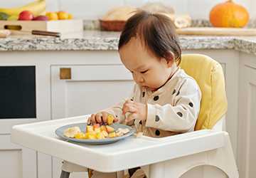 How to Introduce Solid Foods to Your Infant: Top 10 Guidelines