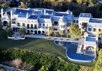 10 Fancy Big Mansions Owned by the Richest People in the World